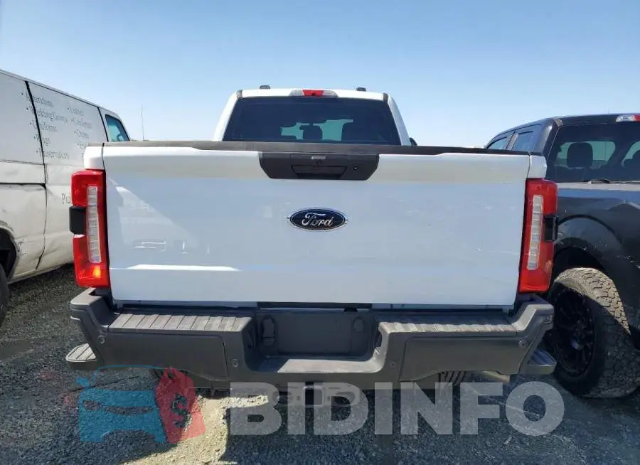 1FT7X2BA1PEE17247 Photo# 6