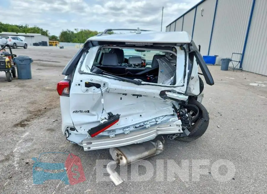 2T3C1RFV8SW372928 Photo# 6