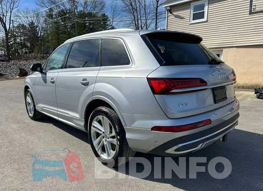 WA1LXAF75MD010227 Photo# 2