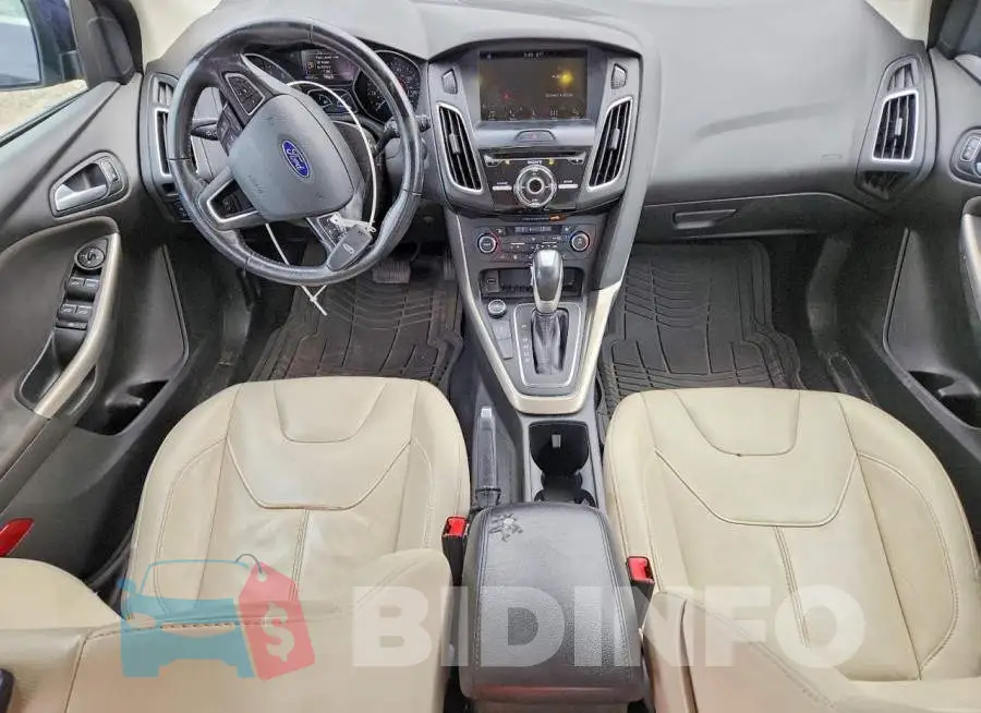 1FADP3N22HL288029 Photo# 8