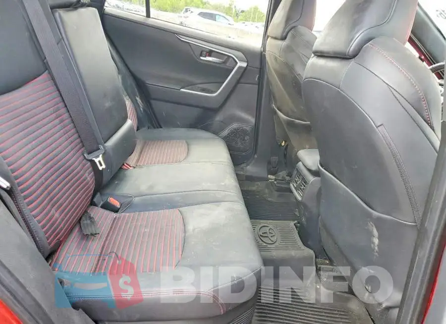 JTMEB3FV3PD117532 Photo# 11