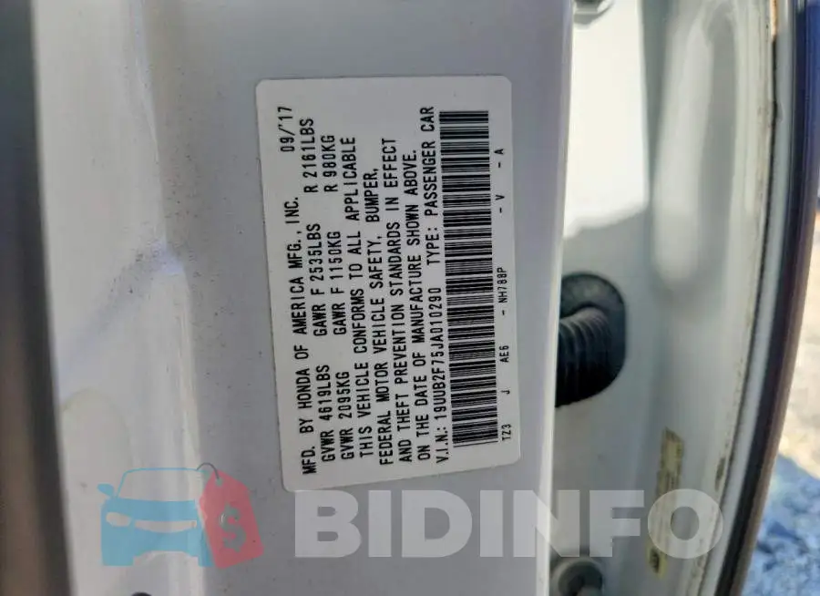 19UUB2F75JA010290 Photo# 12