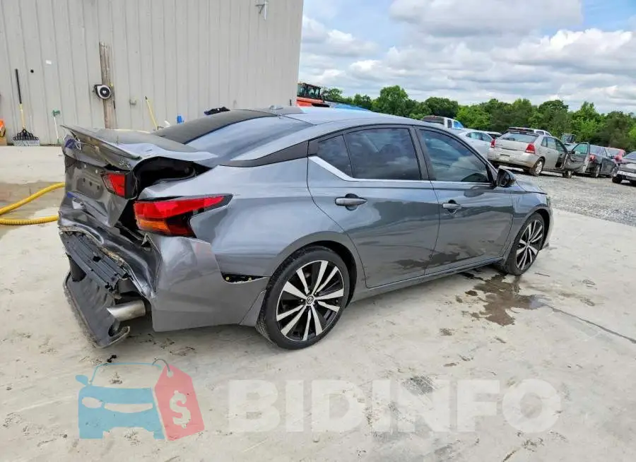 1N4BL4CV6LN302811 Photo# 3