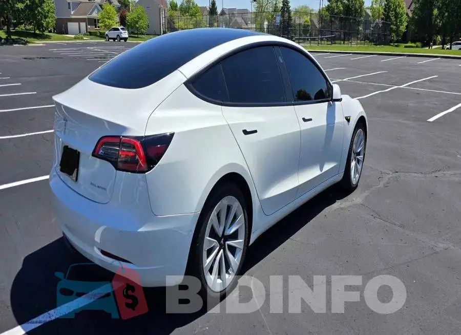 5YJ3E1EB8NF276384 Photo# 4