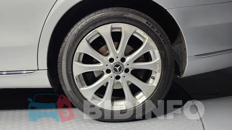 WDDZF4JB7KA515917 Photo# 5