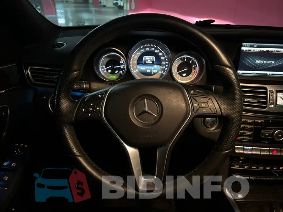 WDDHF8JBXEA843954 Photo# 13