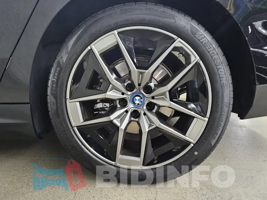 WBA71FJ06RCR91095 Photo# 5