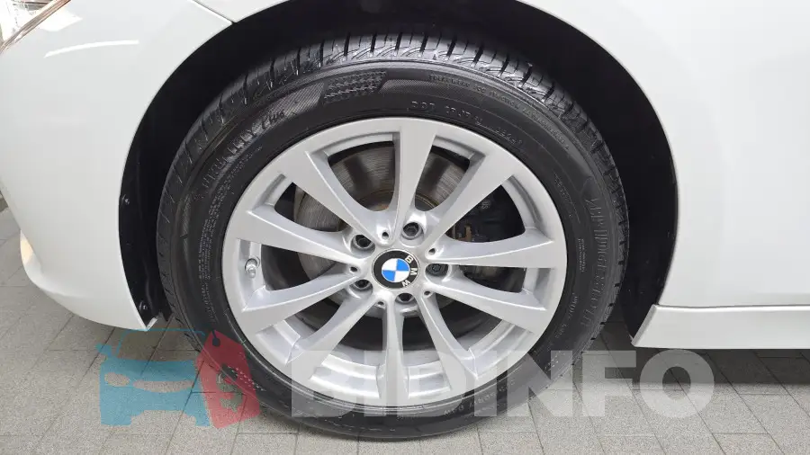 WBA8C510XHK855162 Photo# 5