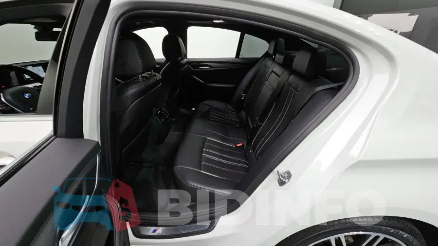 WBAJD3105JG970716 Photo# 11