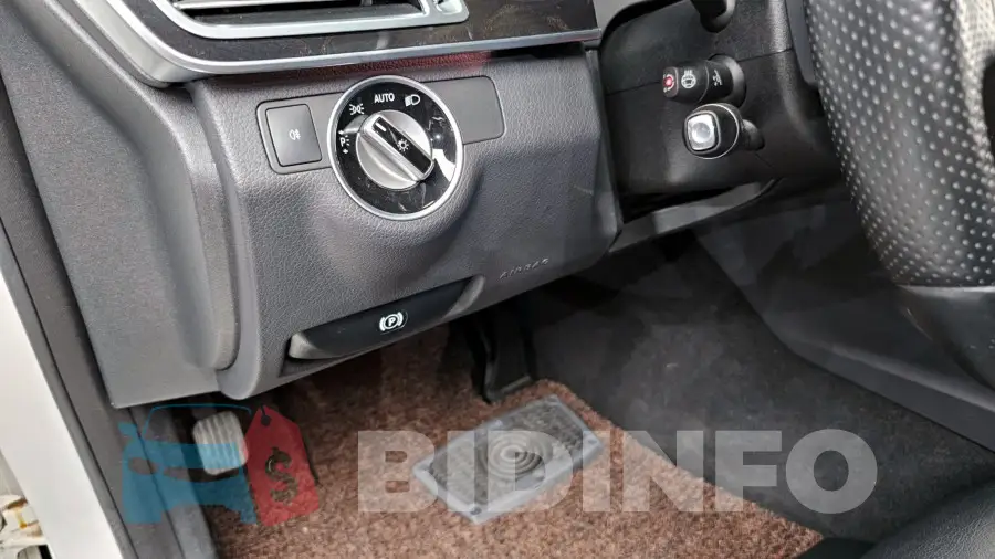 WDDHF8BBXEB058178 Photo# 18