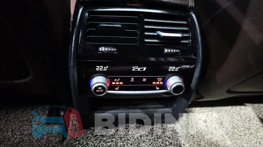 WBAJC5107JWB84231 Photo# 18
