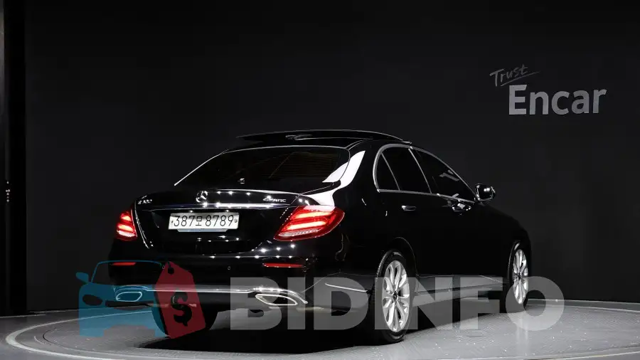 WDDZF4KB2KA679039 Photo# 2