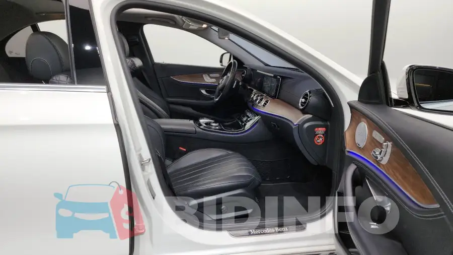 WDDZF4JB6JA350554 Photo# 11