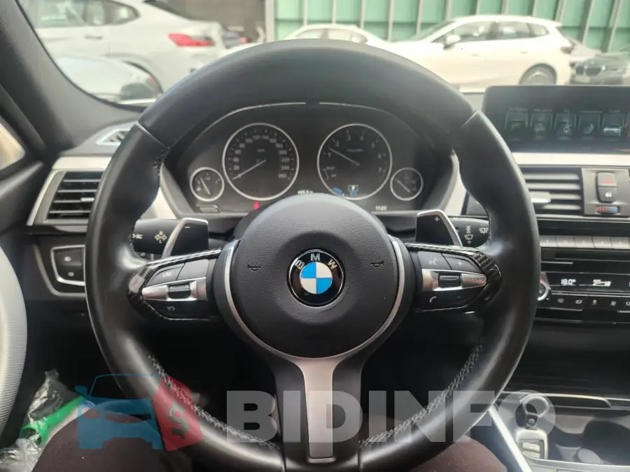 WBA8E1109HK417042 Photo# 11
