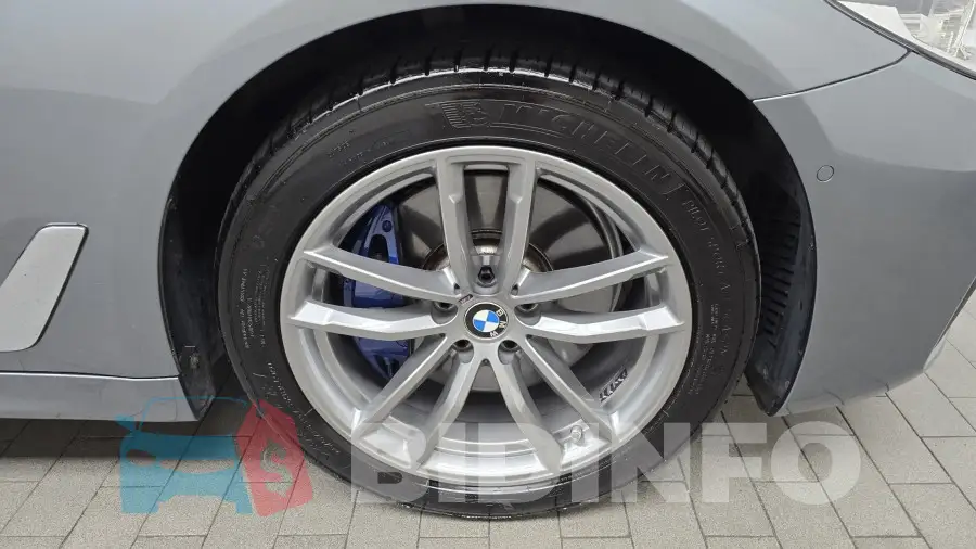 WBAJD3105JG970098 Photo# 5
