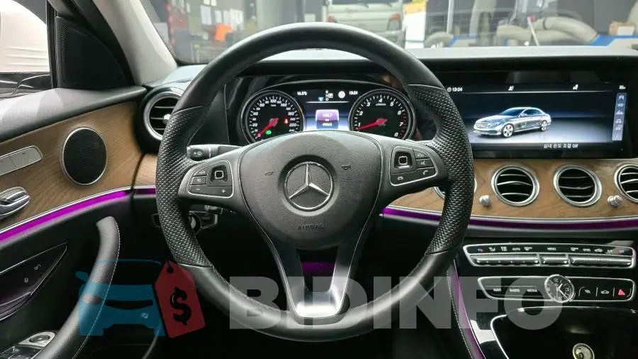 WDDZF4KB6JA315527 Photo# 14