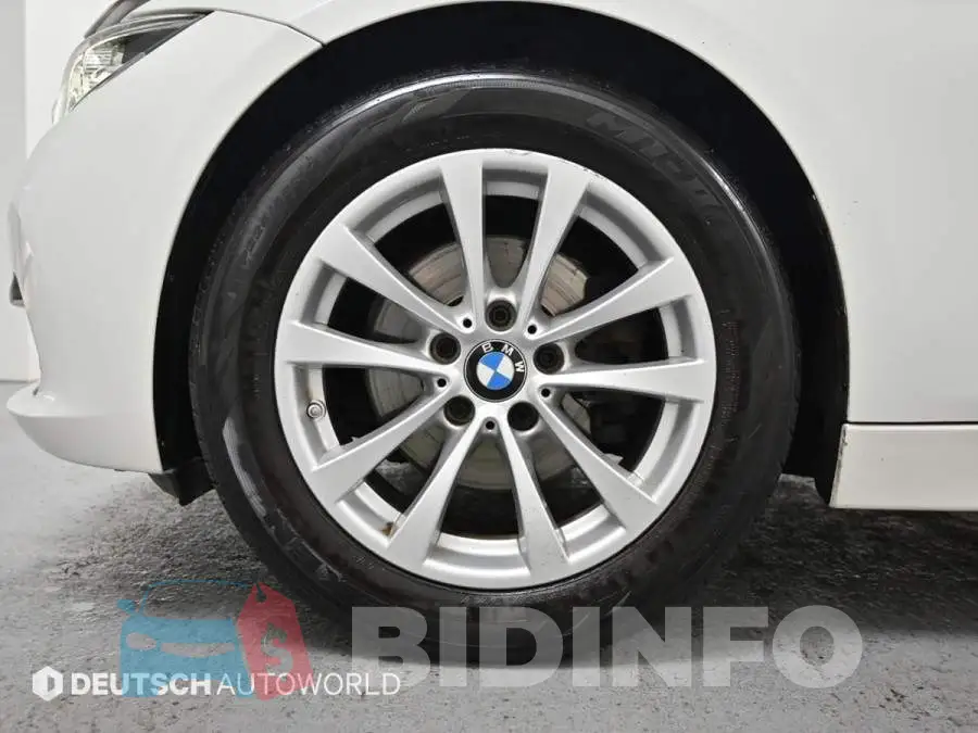WBA8C5108HK856343 Photo# 5