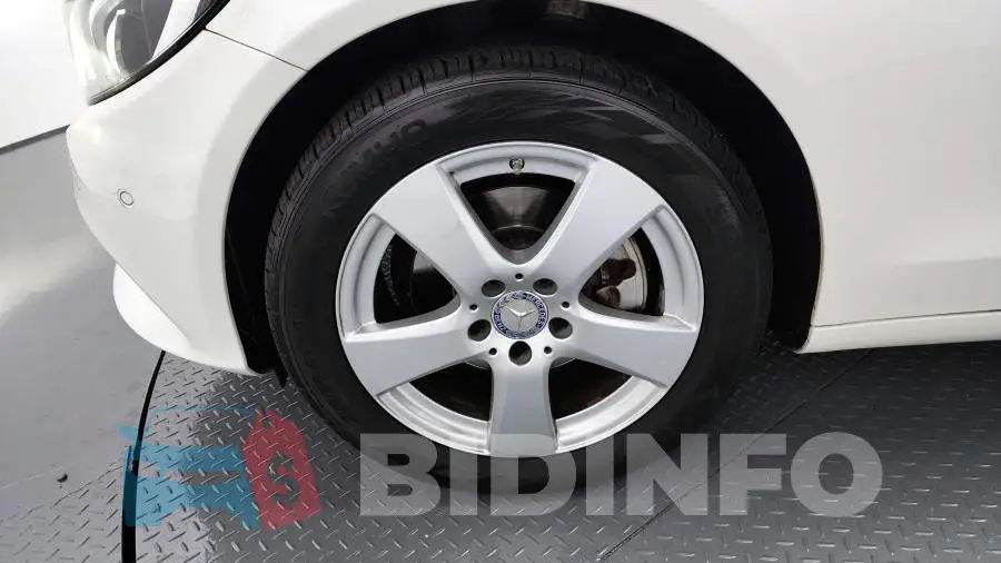 WDDWF4CB5HF417741 Photo# 5