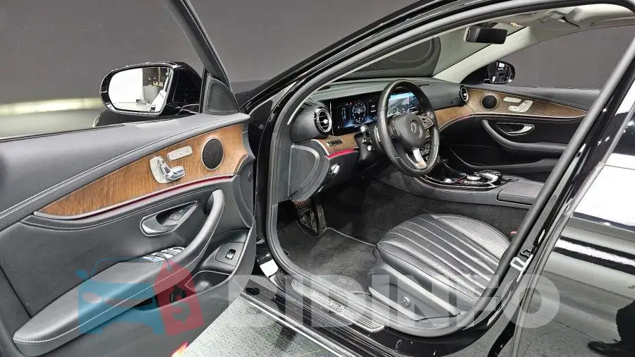 WDDZF4JB4HA245148 Photo# 10
