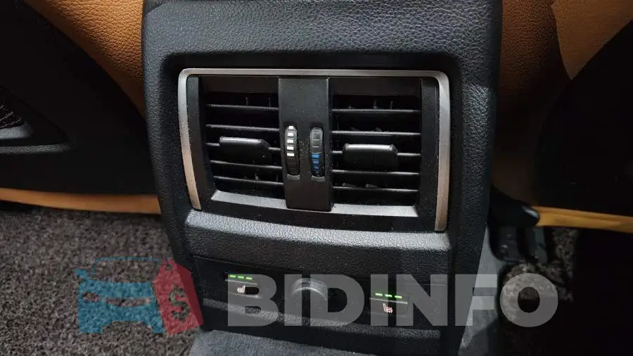 WBA8B9101JA194059 Photo# 19