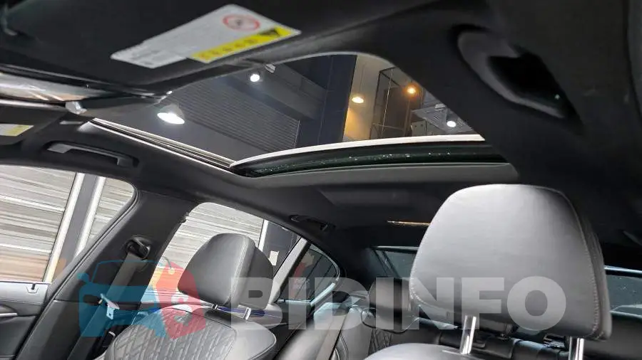 WBAJC5108JG861536 Photo# 19