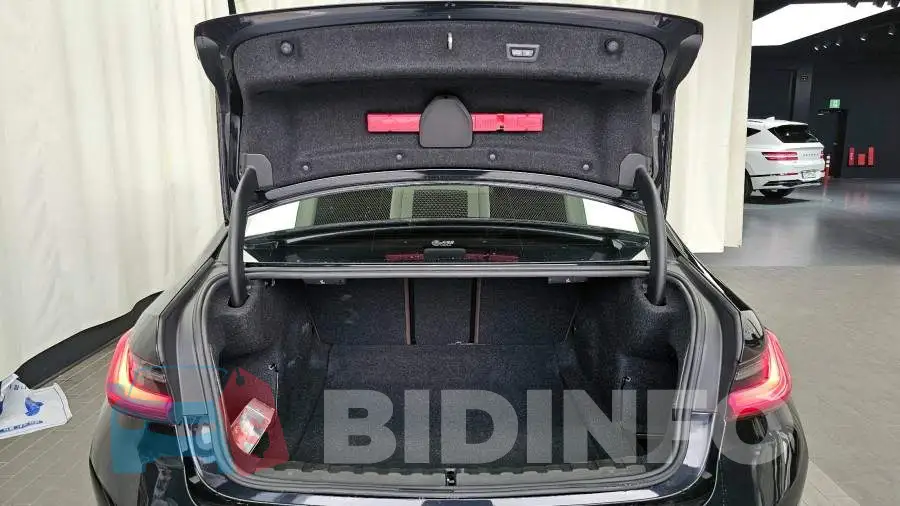 WBA5X5105MFK79636 Photo# 20