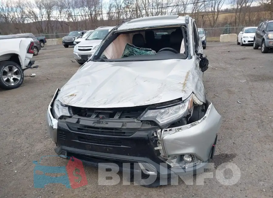 JA4AD3A36KZ031457 Photo# 11