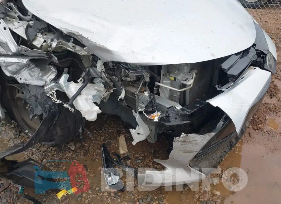 2T1BURHE5JC097897 Photo# 6