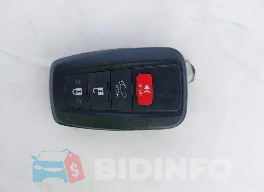 2T3A1RFV4NC262018 Photo# 11