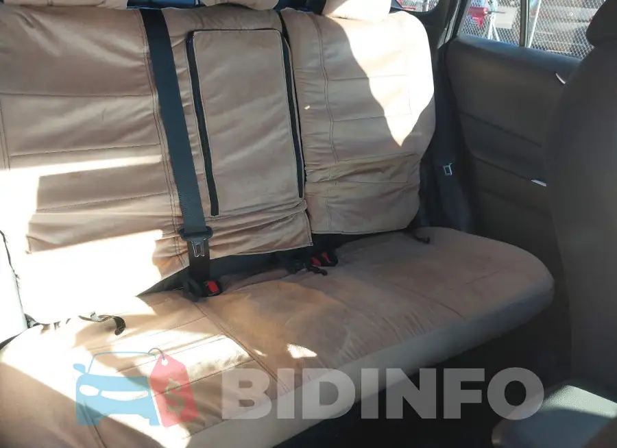 JTMCB3FV3MD011584 Photo# 8