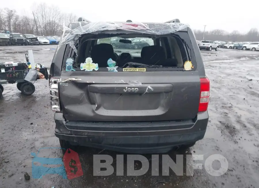 1C4NJPBA1GD811827 Photo# 17
