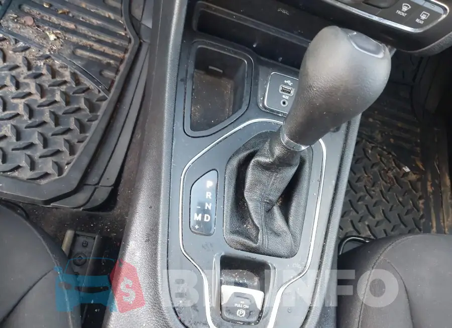 1C4PJLCB5KD160381 Photo# 20