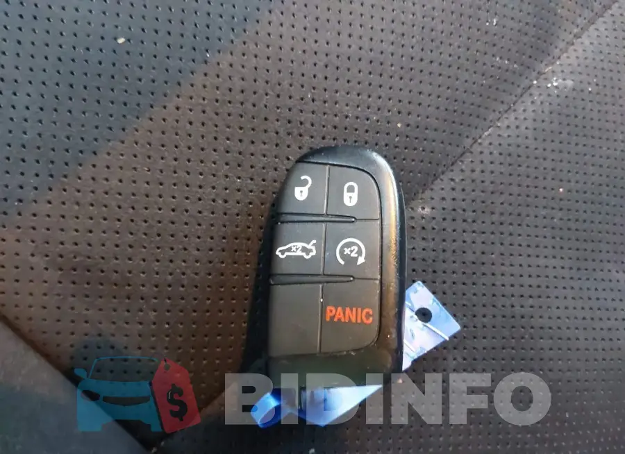 2C3CDXJG2JH304082 Photo# 11