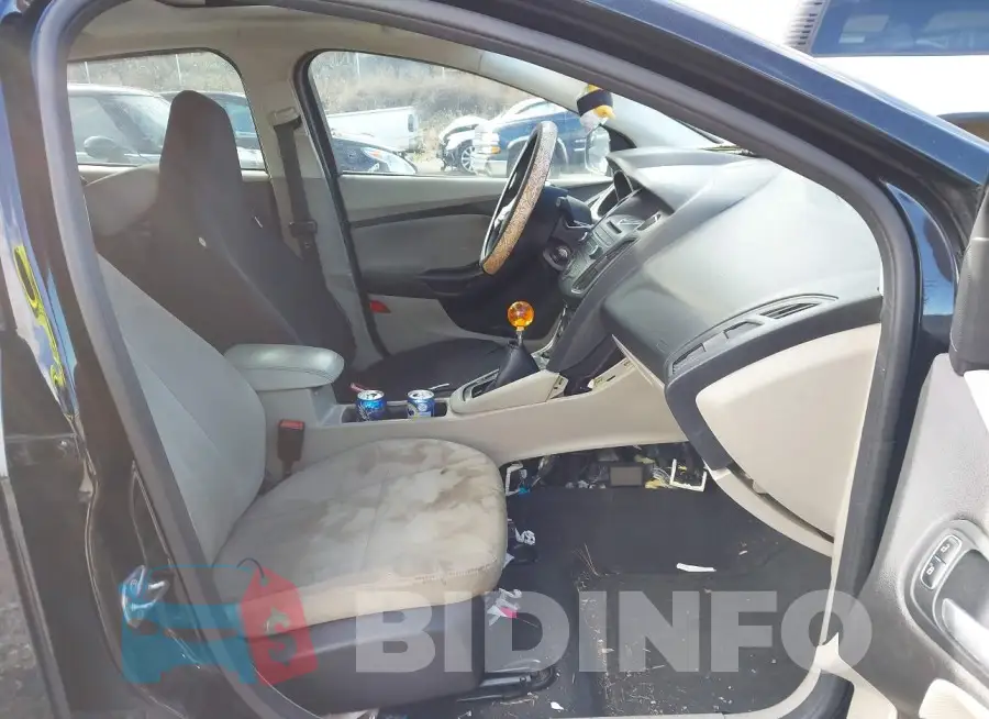 1FADP3K25GL204045 Photo# 5