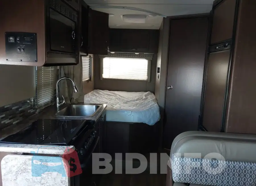 1FDWE3FS5HDC63414 Photo# 5