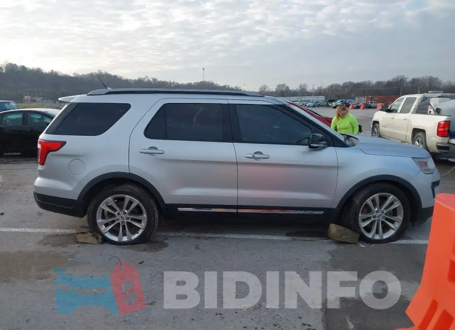 1FM5K7D87JGB65136 Photo# 13