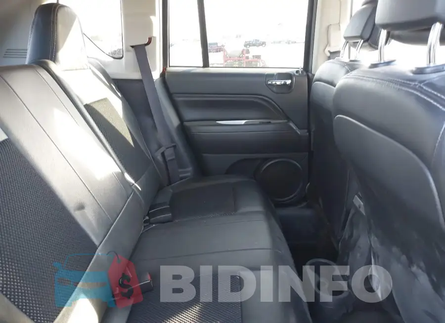 1C4NJDEB7HD170347 Photo# 8