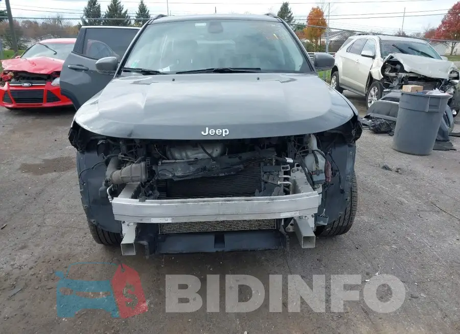 3C4NJDCB9LT128042 Photo# 13