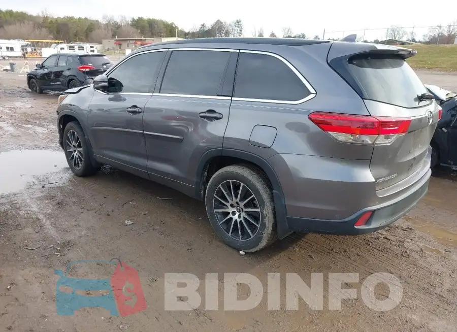 5TDJZRFH5JS895589 Photo# 3