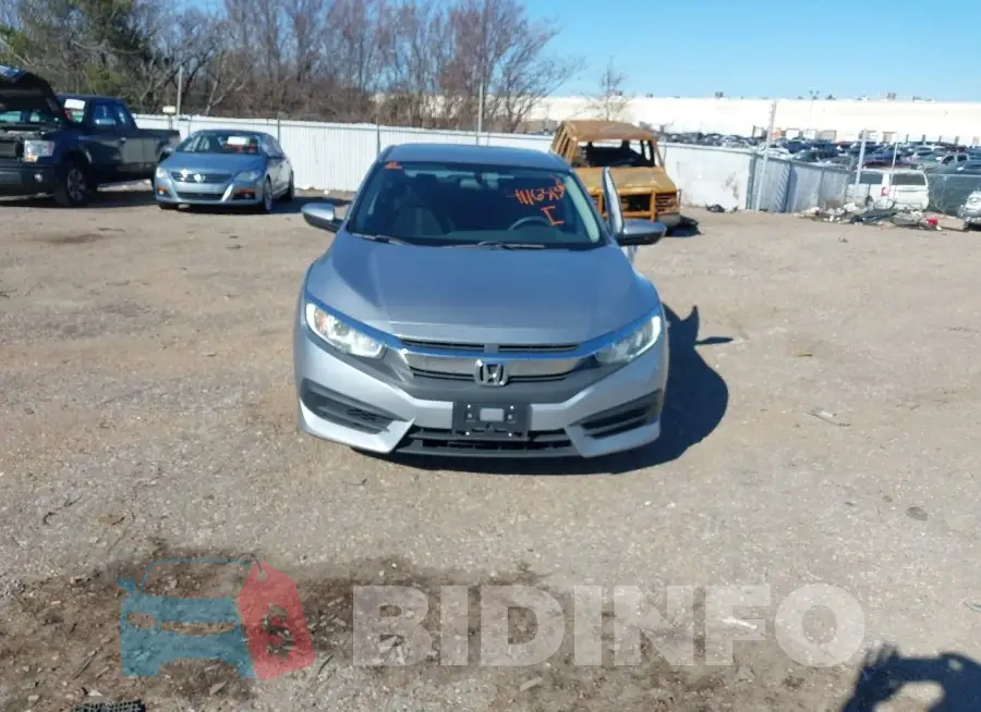 19XFC2F58GE063056 Photo# 12