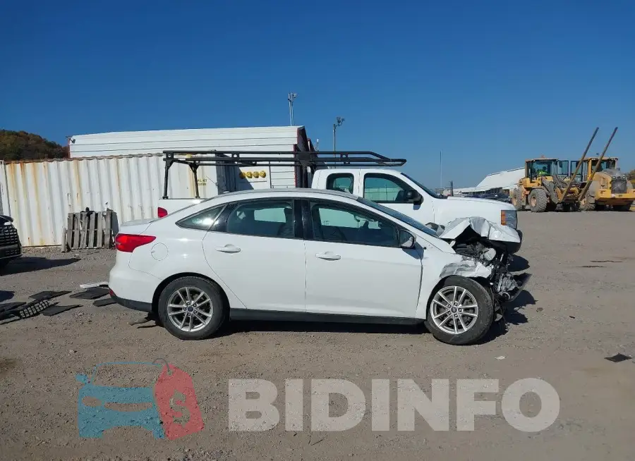 1FADP3F2XHL209706 Photo# 13