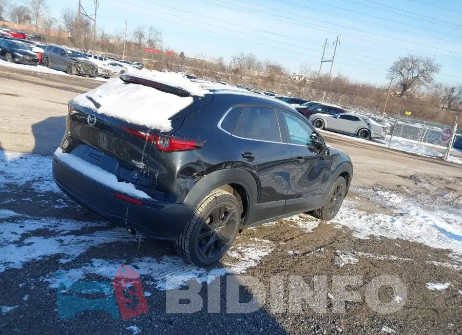 3MVDMBAY0MM301150 Photo# 4
