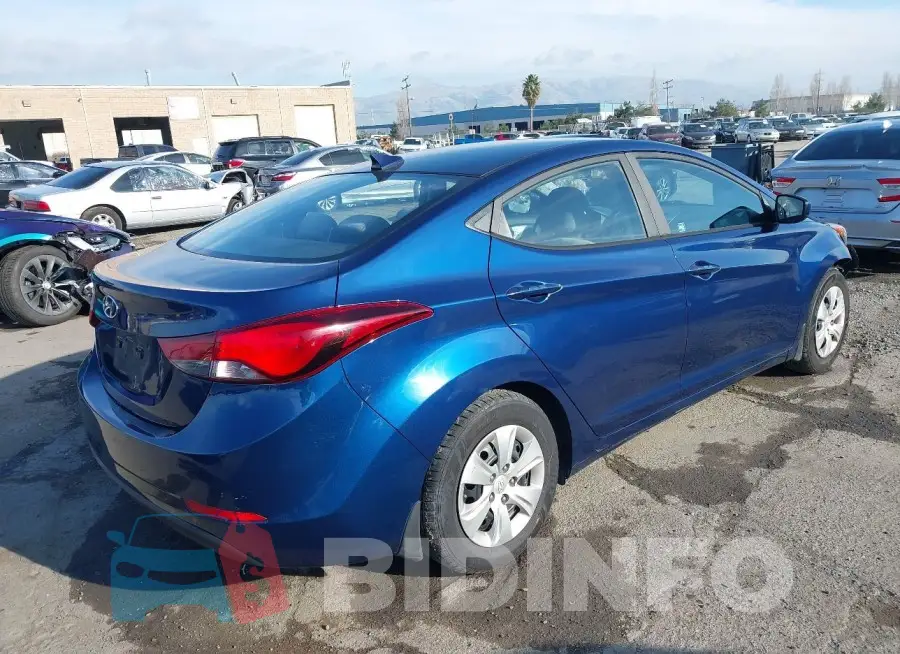 5NPDH4AE8GH758564 Photo# 4