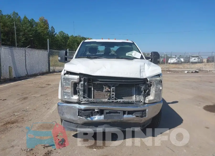 1FT7X2B66JEB81519 Photo# 6