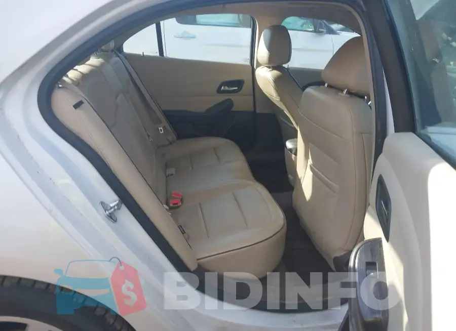 1G11D5SL2FF346286 Photo# 8