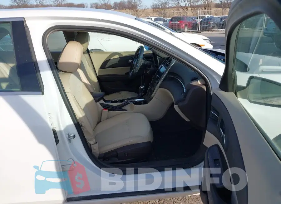 1G11D5SL8FF206677 Photo# 5