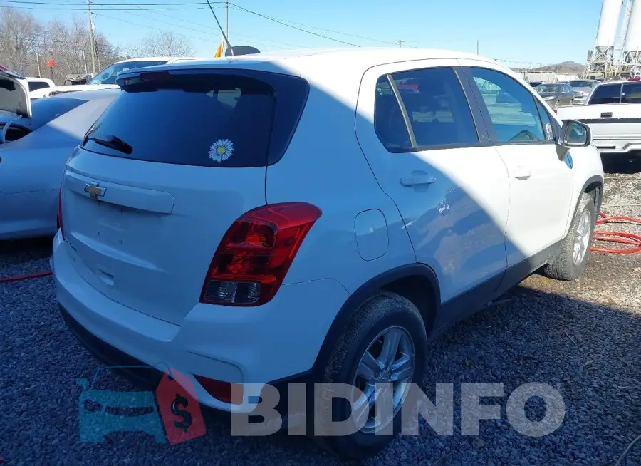 KL7CJNSM2NB513931 Photo# 4