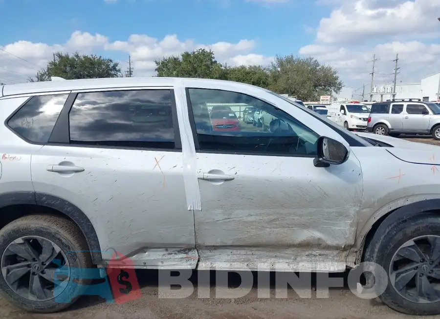 5N1BT3BA8RC677716 Photo# 13