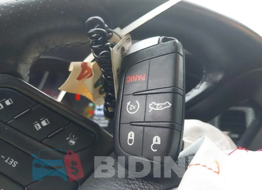 2C3CDXCT8LH216635 Photo# 11