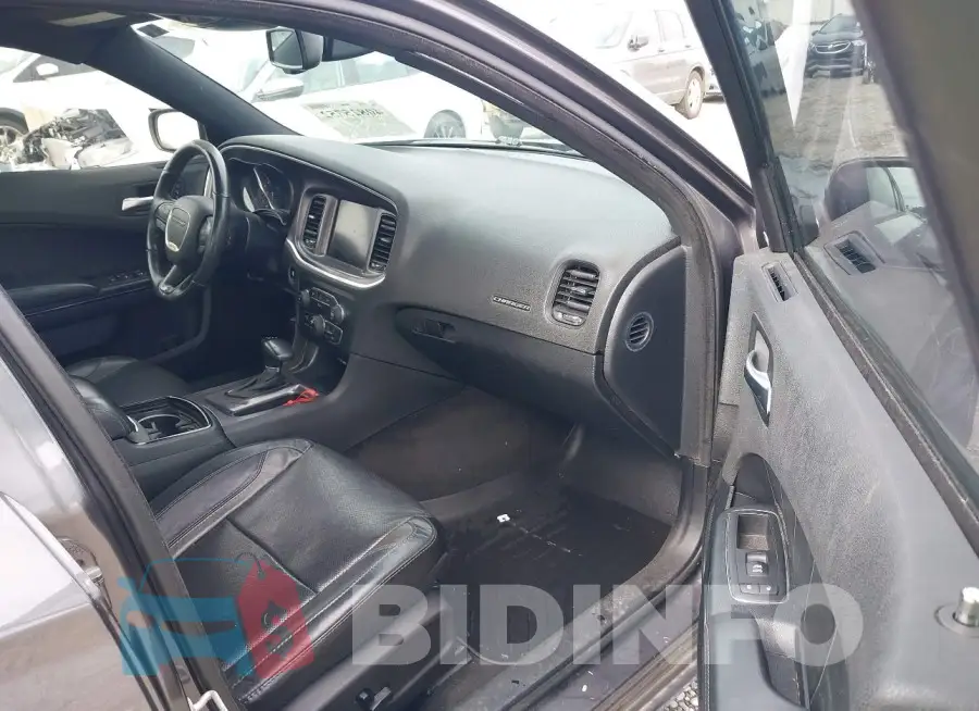 2C3CDXHG7GH228910 Photo# 5